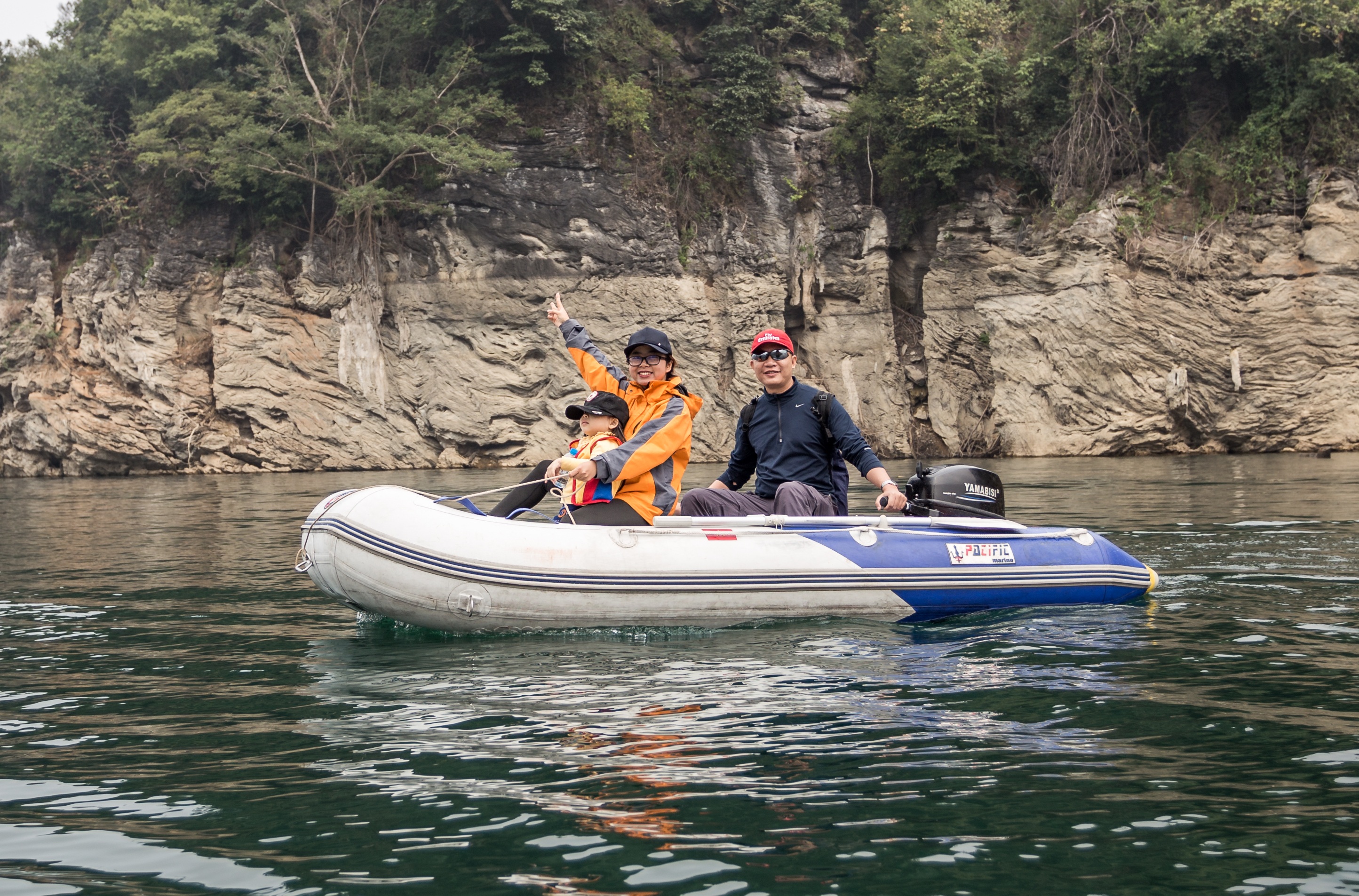 Kỹ thuật chạy cano bơm hơi gắn máy an toàn - Hai Water Sports